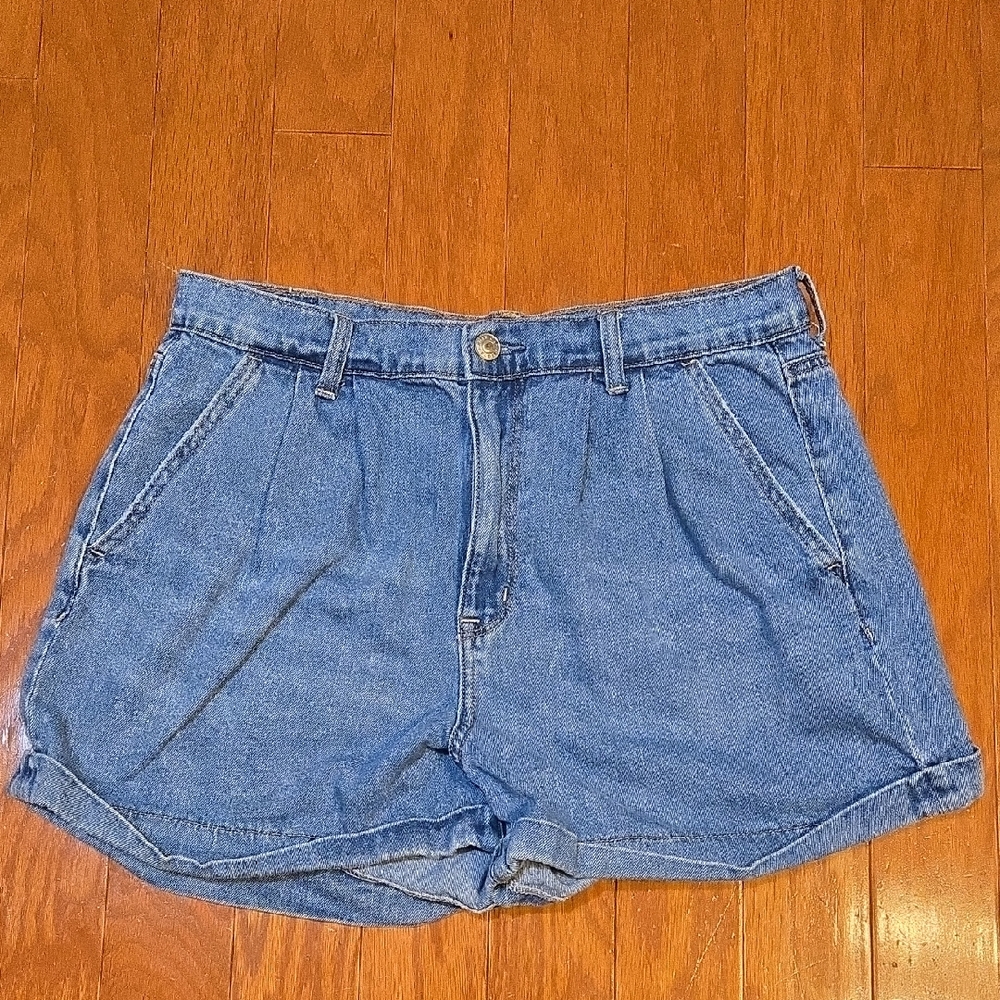 American Eagle Outfitters Classic Blue Jean Mom Shorts Size 12